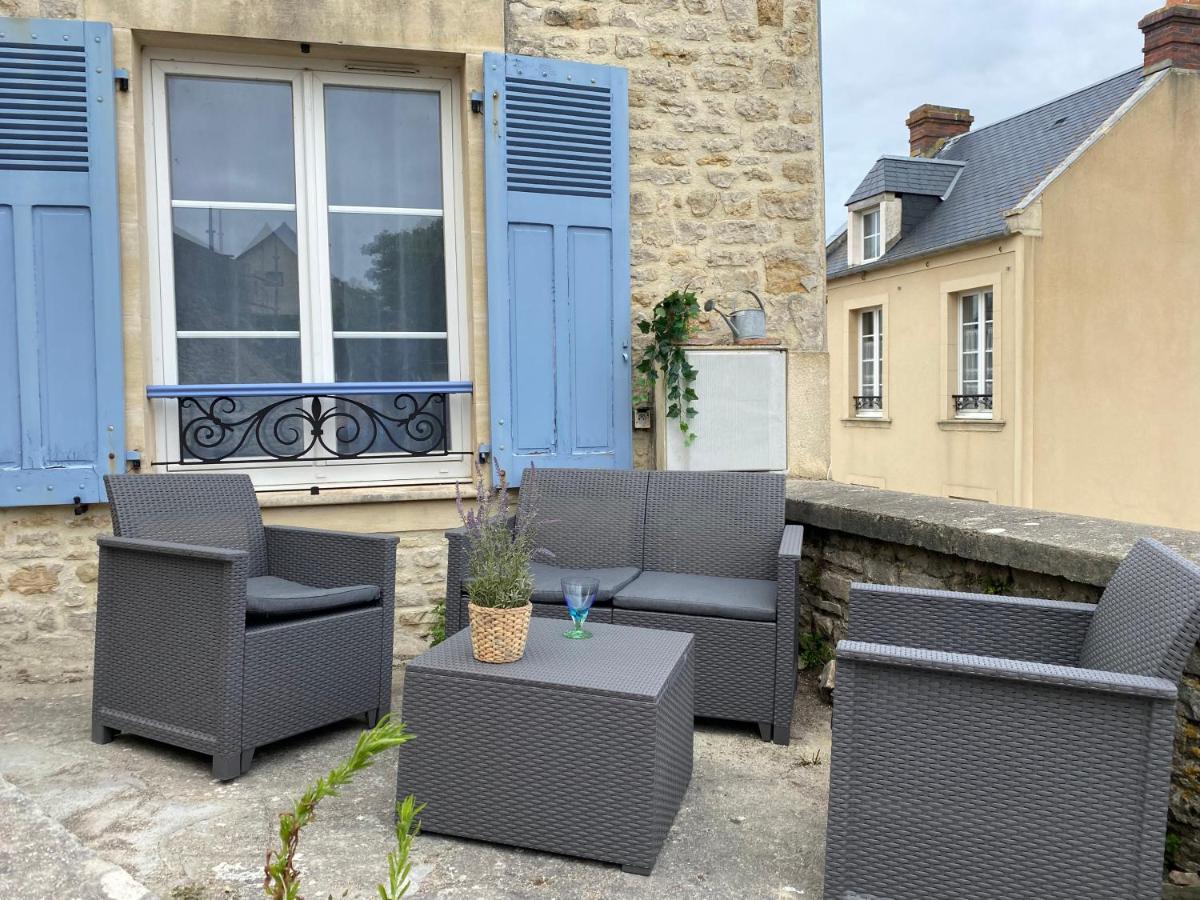La Maison Bleue Port-en-Bessin-Huppain Exterior photo
