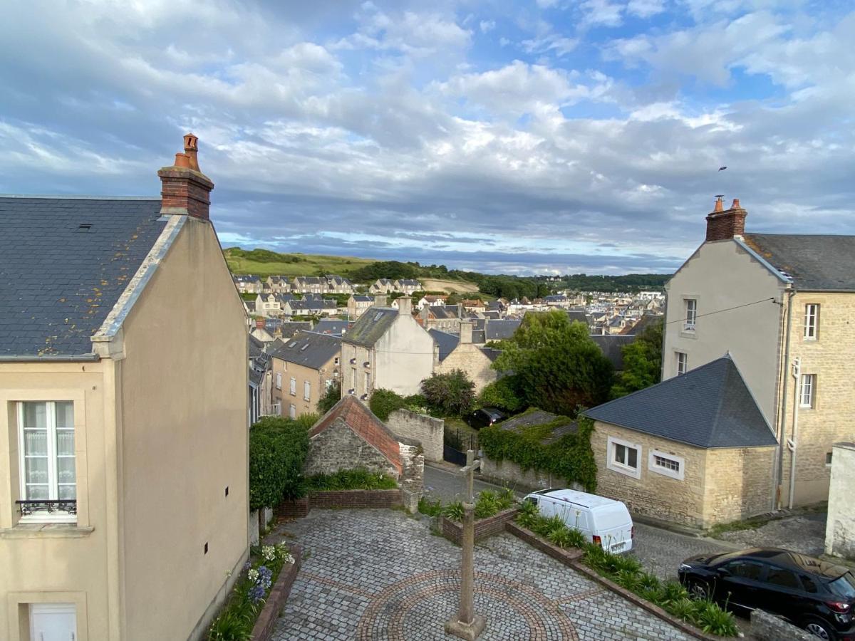La Maison Bleue Port-en-Bessin-Huppain Exterior photo